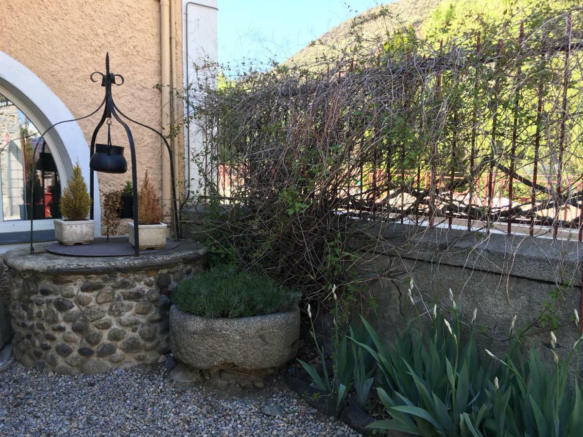 L'Auberge Catalane Latour-de-Carol Dış mekan fotoğraf